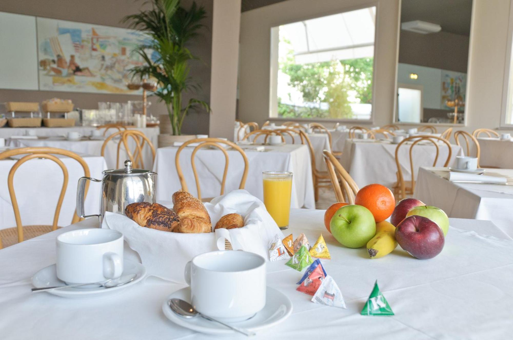 Hotel Trionfal Мілано-Маріттіма Екстер'єр фото