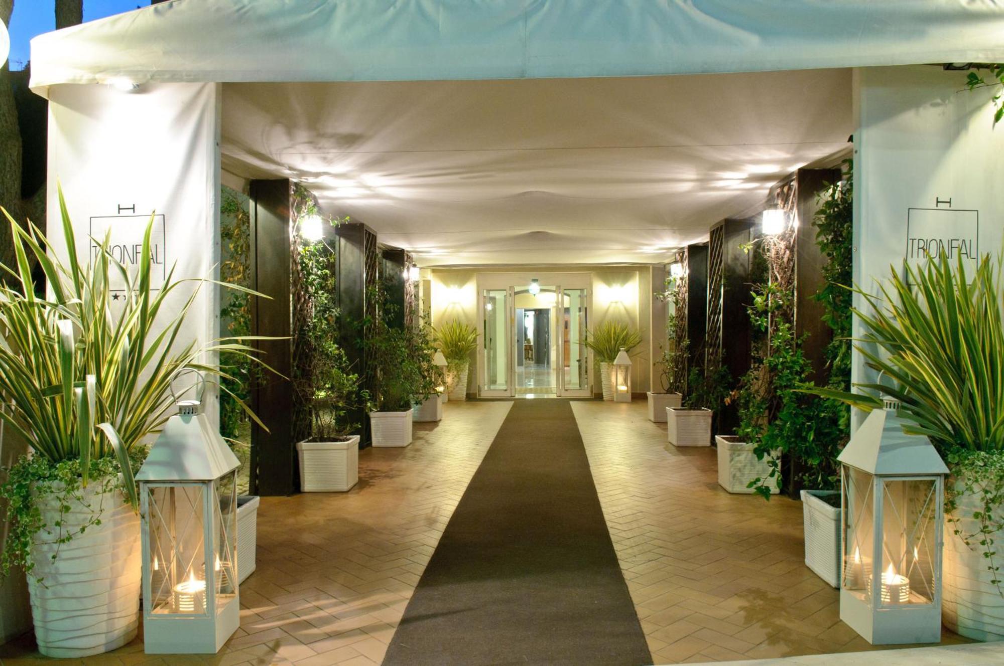 Hotel Trionfal Мілано-Маріттіма Екстер'єр фото